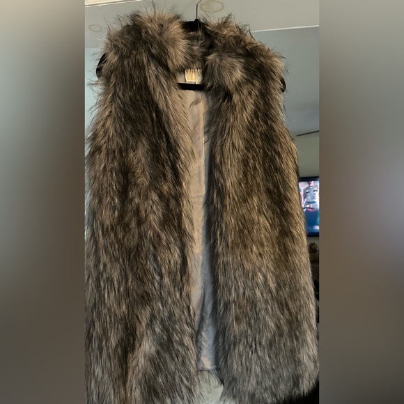 Michael Kors Faux Fur Vest - Picture 1 of 4